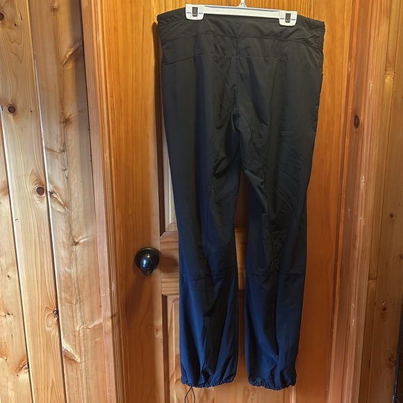 LOLE Athletic Pants - Adjustable draw string waist & ankles - Medium - Picture 3 of 7